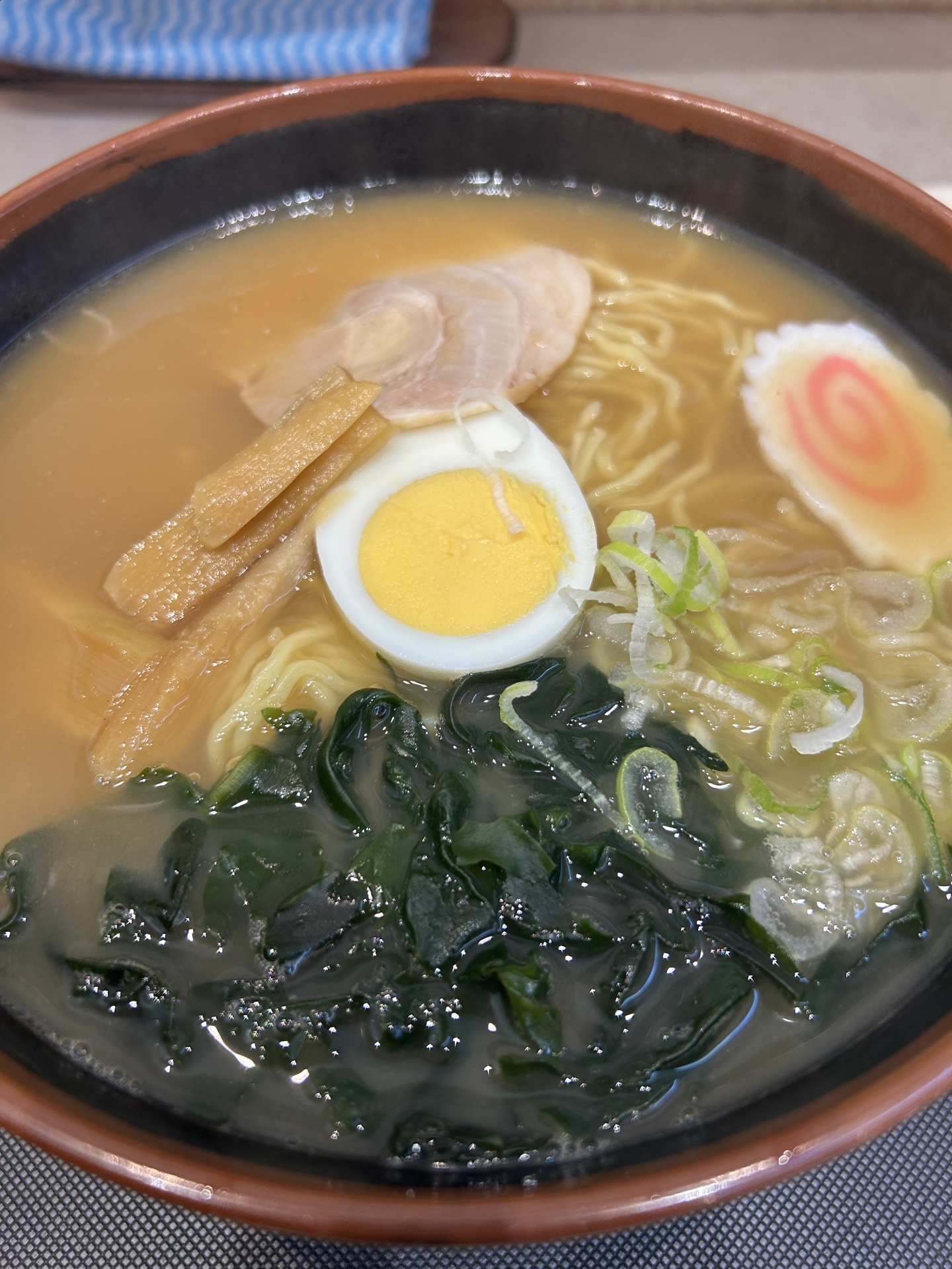 【 ２０４３ 】 お蕎麦屋さんのラーメン