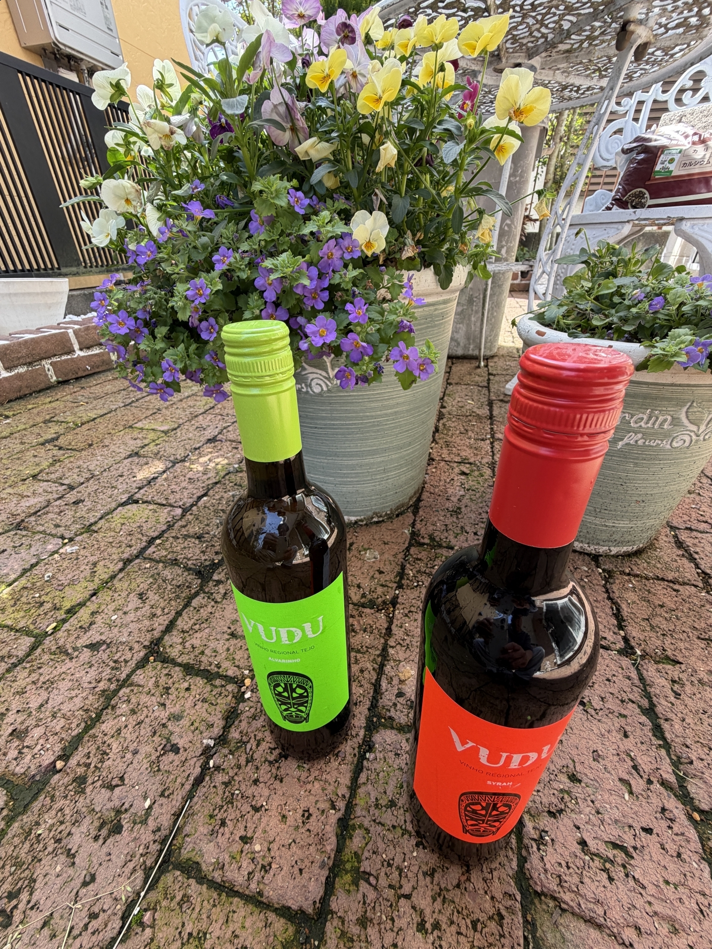 【 ２２１０ 】  ラベルの芸術性に惹かれるのです